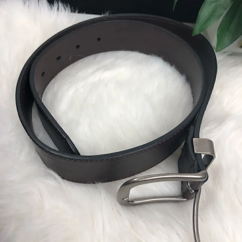 Levis brown belt